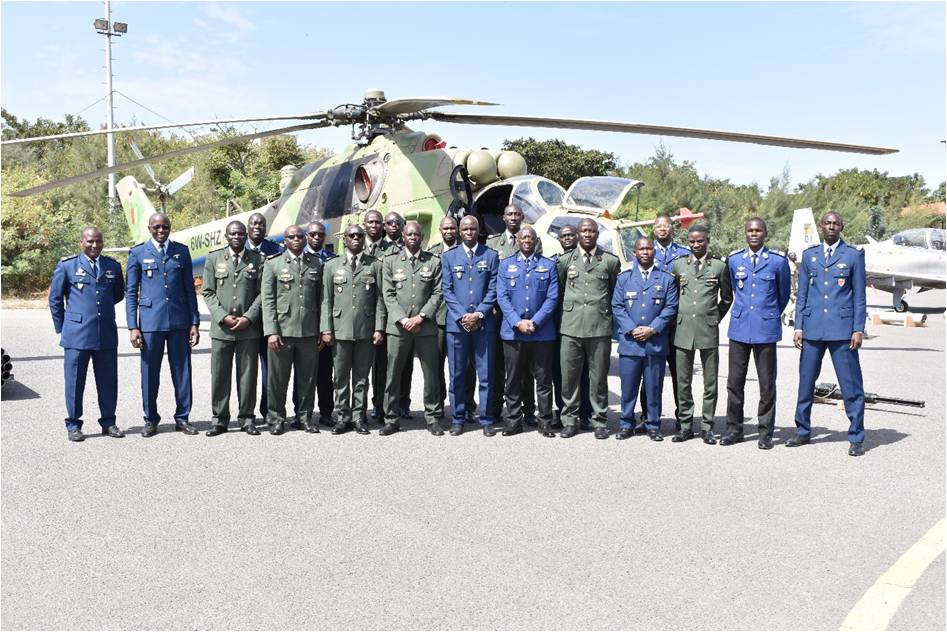 Visite de l’armée de l’air par la 2ème promotion du cours supérieur de guerre